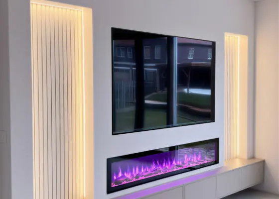 Cinewall met sfeerhaard, verlichte nis en wandpanelen, voorbeeld van cinewallcenter